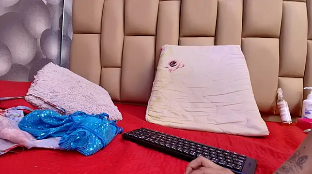 hannah teehn online show from November 10, 2025, 7:57 pm