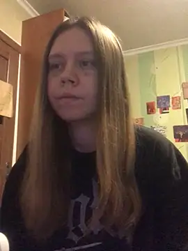 Snapshot of LunaVirelle chatting on November 9, 2025, 4:05 pm LunaVirelle online show from November 9, 2025, 4:05 pm