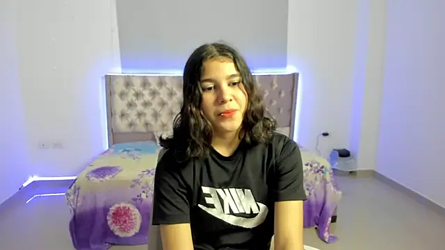 beiby glow online show from October 9, 2025, 1:53 pm