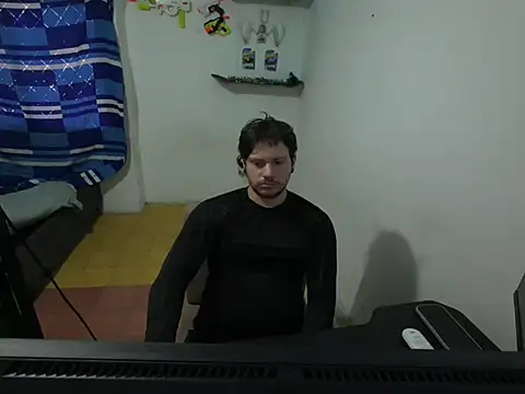 Snapshot of Skol_100802 chatting on July 24, 2026, 7:34 pm Skol 100802 online show from July 24, 2026, 7:34 pm