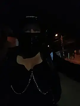 Snapshot of Scarlet_Aura chatting on November 8, 2025, 5:29 am Scarlet Aura online show from November 8, 2025, 5:29 am