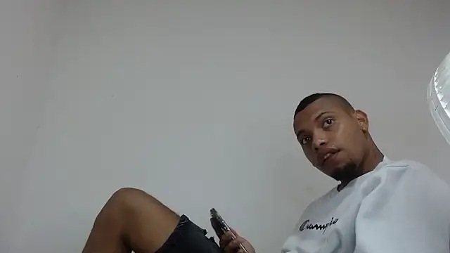 Snapshot of drako_monster chatting on February 18, 2026, 9:55 pm drako monster online show from February 18, 2026, 9:55 pm