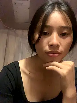 Snapshot of Han-han123 chatting on October 23, 2025, 9:35 pm Han-han123 online show from October 23, 2025, 9:35 pm