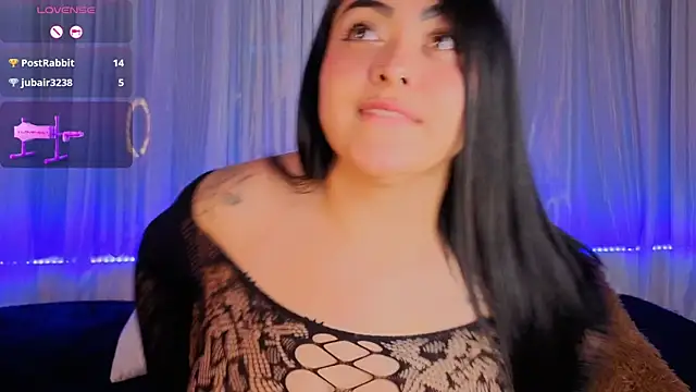 Victoria Jonhss online show from April 8, 2026, 12:10 am