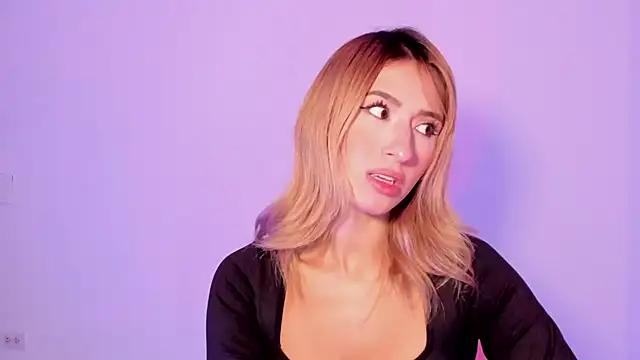 Snapshot of Ashleyroys_111 chatting on October 13, 2025, 2:28 pm Ashleyroys 111 online show from October 13, 2025, 2:28 pm