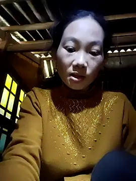 gio-thu online show from November 14, 2025, 5:39 am