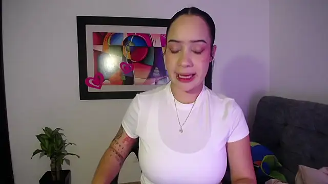 Kari Ruiz  online show from March 14, 2026, 10:15 pm