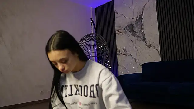 RachelRavee online show from January 16, 2026, 5:33 am