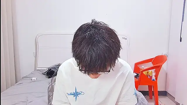 KK-cuteboy online show from June 19, 2026, 12:09 pm