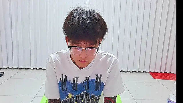 KK-cuteboy online show from July 18, 2026, 11:25 am