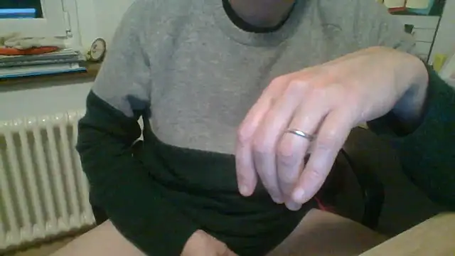 Snapshot of Kawayleo chatting on February 3, 2026, 9:53 pm Kawayleo online show from February 3, 2026, 9:53 pm