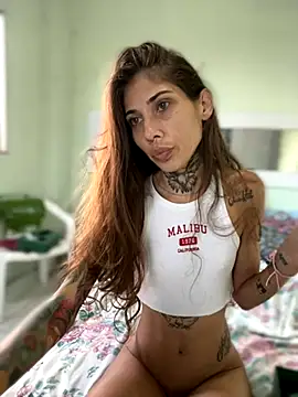 Snapshot of casalskunk chatting on October 25, 2025, 8:25 pm casalskunk online show from October 25, 2025, 8:25 pm