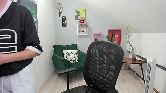 BettyJamess online show from October 22, 2025, 7:13 pm