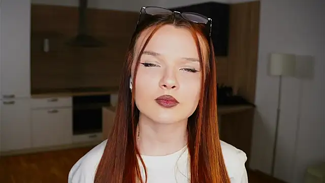 Snapshot of RonnieSchmertz chatting on October 17, 2025, 5:04 pm RonnieSchmertz online show from October 17, 2025, 5:04 pm