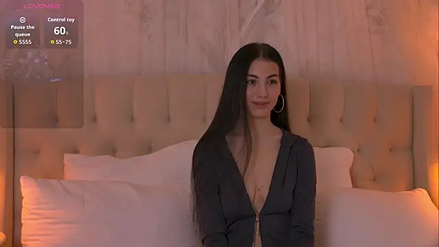 BettyLeen online show from November 25, 2025, 4:01 am