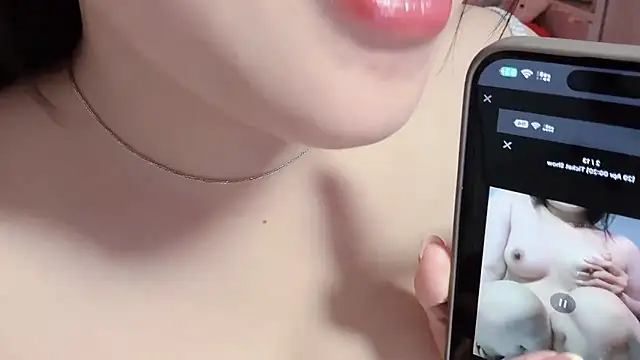 Snapshot of BeChinh_Lee chatting on July 9, 2026, 5:28 pm BeChinh Lee online show from July 9, 2026, 5:28 pm