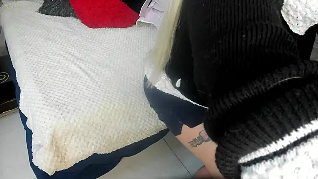 Snapshot of pamela_velazco chatting on October 24, 2025, 1:18 pm pamela velazco online show from October 24, 2025, 1:18 pm