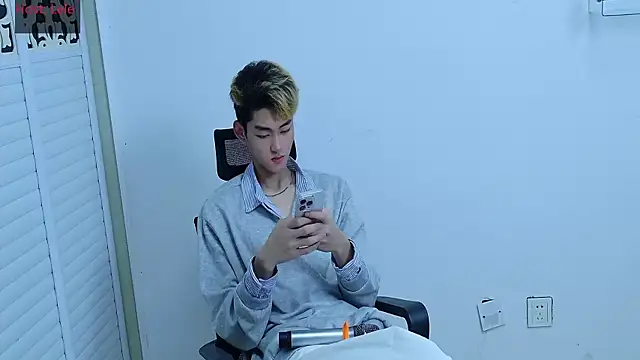 Snapshot of sexyboy-lele chatting on October 18, 2025, 11:11 am sexyboy-lele online show from October 18, 2025, 11:11 am