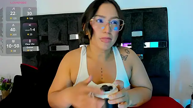 Snapshot of SussySunny_ chatting on November 8, 2025, 3:07 am SussySunny online show from November 8, 2025, 3:07 am