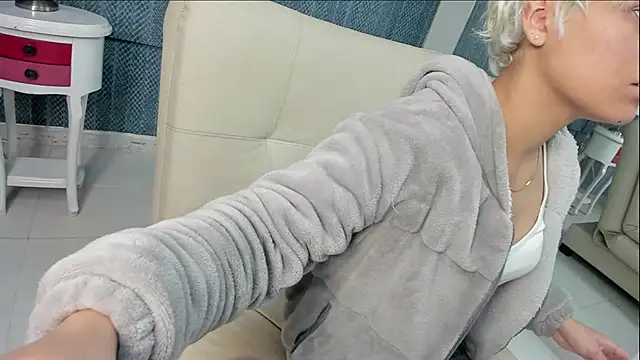 Snapshot of Lia_Vivumi chatting on October 29, 2025, 11:23 am Lia Vivumi online show from October 29, 2025, 11:23 am