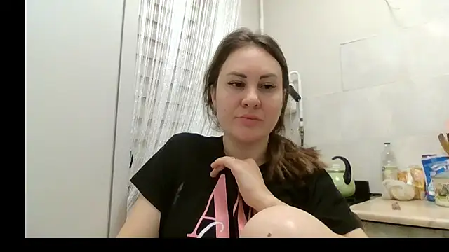 Snapshot of MeadowEyes chatting on February 9, 2026, 4:27 am MeadowEyes online show from February 9, 2026, 4:27 am