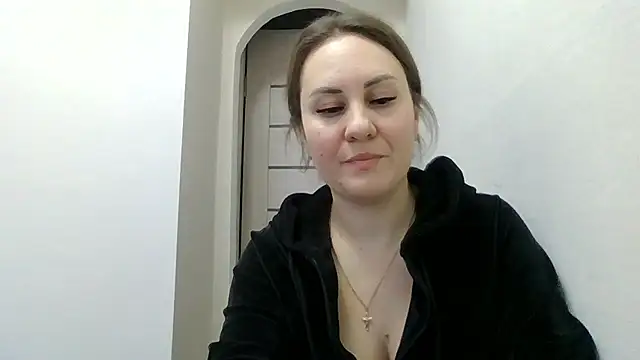 Snapshot of MeadowEyes chatting on February 13, 2026, 2:57 pm MeadowEyes online show from February 13, 2026, 2:57 pm