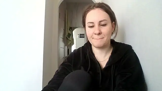 Snapshot of MeadowEyes chatting on April 2, 2026, 9:40 am MeadowEyes online show from April 2, 2026, 9:40 am