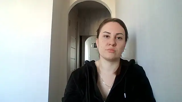 Snapshot of MeadowEyes chatting on April 15, 2026, 2:57 pm MeadowEyes online show from April 15, 2026, 2:57 pm