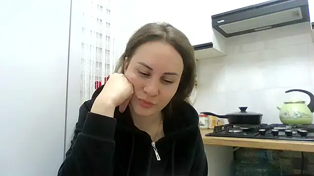 Snapshot of MeadowEyes chatting on April 21, 2026, 6:55 pm MeadowEyes online show from April 21, 2026, 6:55 pm
