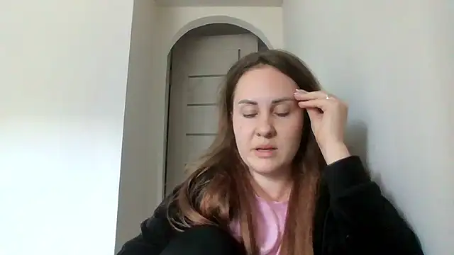 Snapshot of MeadowEyes chatting on June 1, 2026, 1:02 pm MeadowEyes online show from June 1, 2026, 1:02 pm