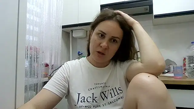 Snapshot of MeadowEyes chatting on June 30, 2026, 5:58 pm MeadowEyes online show from June 30, 2026, 5:58 pm