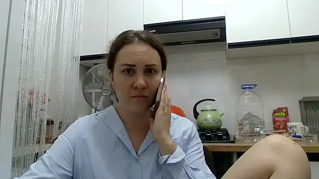 Snapshot of MeadowEyes chatting on July 1, 2026, 9:03 pm MeadowEyes online show from July 1, 2026, 9:03 pm