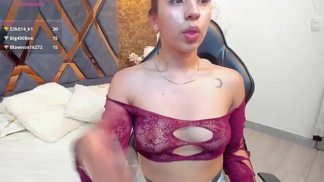 Snapshot of Vittoria_Conti_ chatting on November 4, 2025, 5:12 pm Vittoria Conti online show from November 4, 2025, 5:12 pm