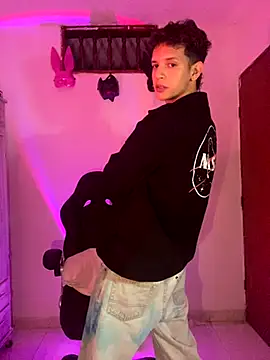 tylernova online show from October 26, 2025, 3:56 am