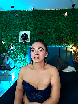 Kiaraa88 online show from April 16, 2026, 9:39 pm
