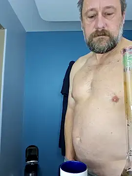 Snapshot of akstr8 chatting on October 13, 2025, 4:07 pm akstr8 online show from October 13, 2025, 4:07 pm