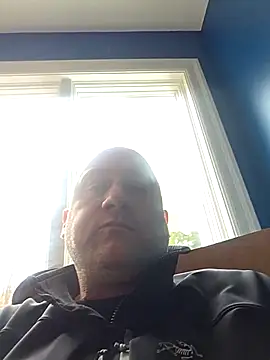 Snapshot of akstr8 chatting on March 28, 2026, 4:28 pm akstr8 online show from March 28, 2026, 4:28 pm