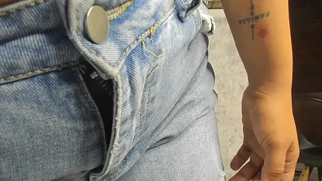 dani bella22 online show from October 30, 2025, 1:23 pm