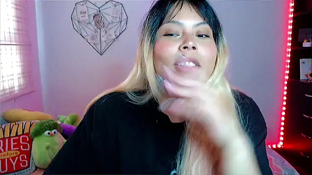 EllieMoonX online show from February 27, 2026, 9:04 pm