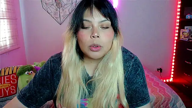 EllieMoonX online show from March 18, 2026, 8:56 pm