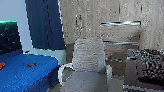 elias ford online show from October 19, 2025, 8:20 pm