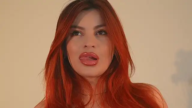 AbrilColls  online show from March 12, 2026, 3:01 am