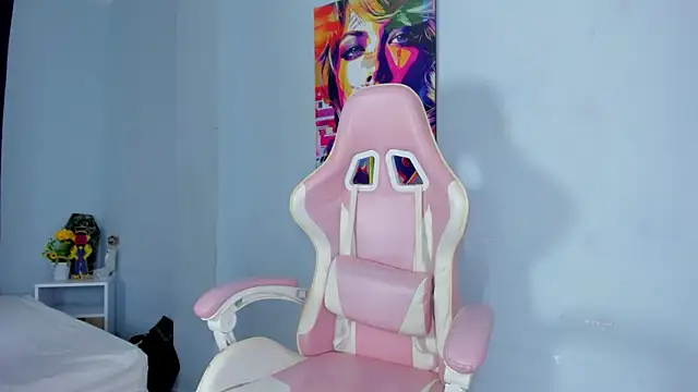 Snapshot of FoxyStarr chatting on November 6, 2025, 4:02 am FoxyStarr online show from November 6, 2025, 4:02 am