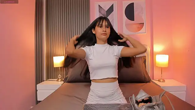 luly dreams online show from October 9, 2025, 4:10 am