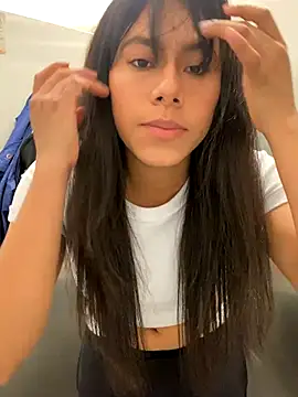 pinkyydelicius online show from October 9, 2025, 5:55 pm