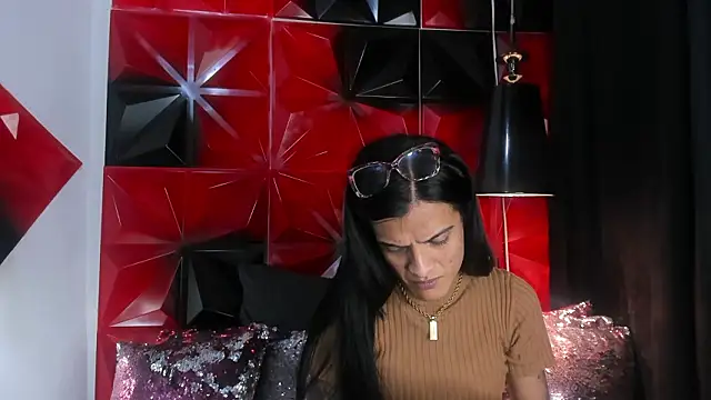 ZAMMIRA online show from February 13, 2026, 6:09 am