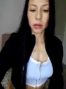 you yuyuu online show from November 16, 2025, 2:39 am