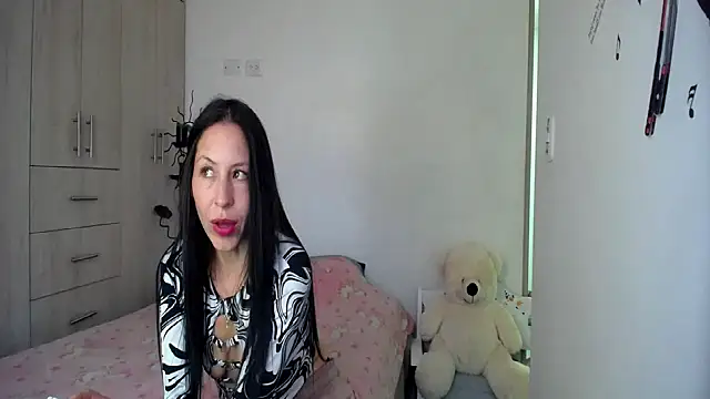 you yuyuu online show from June 4, 2026, 9:43 pm