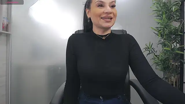 YaraXCox online show from January 13, 2026, 5:24 am