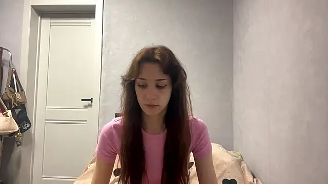 Snapshot of WildPeachh chatting on October 23, 2025, 6:06 pm WildPeachh online show from October 23, 2025, 6:06 pm